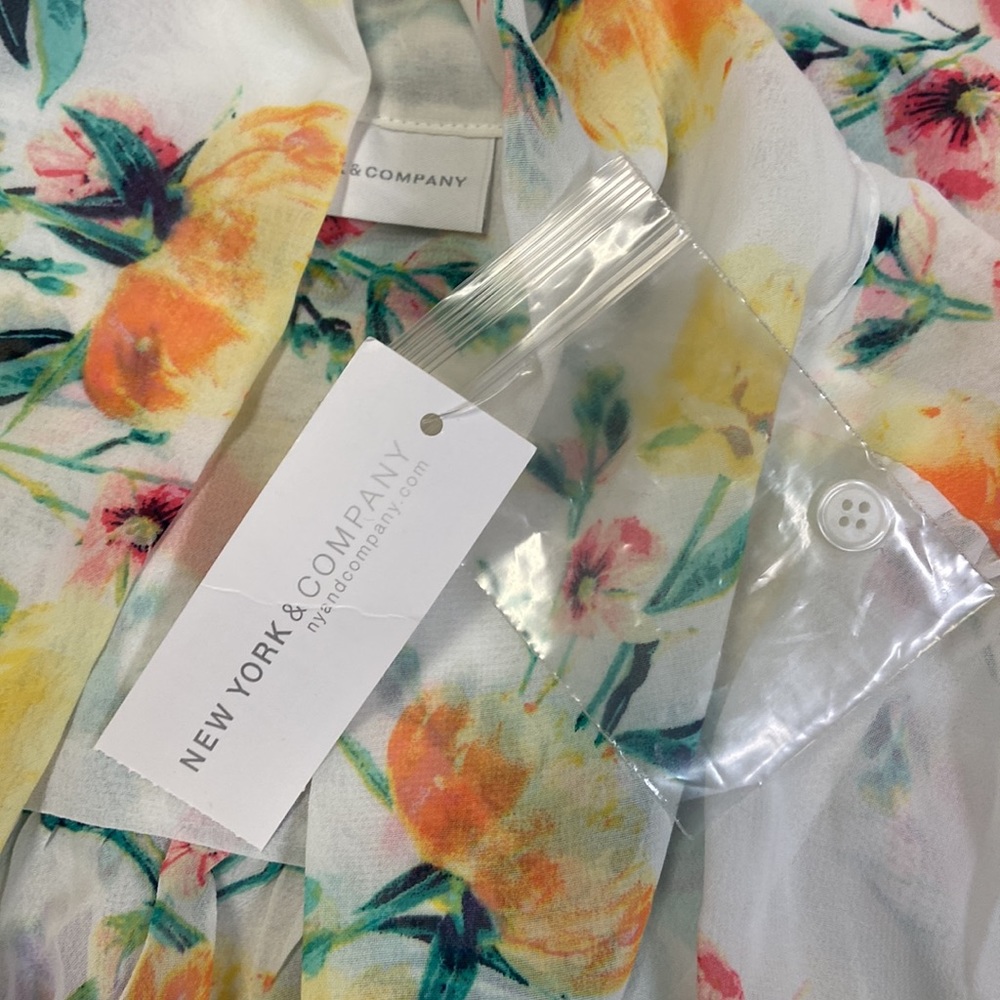 New York & Company - Floral Bow Button Down Blouse (NWT) - Picture 6 of 6